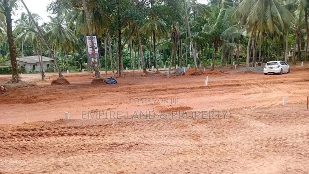 Land for Sale in Kandana Dolahena Road Luxury