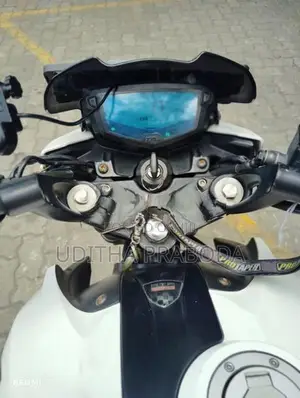 TVS Apache RTR trim 2016