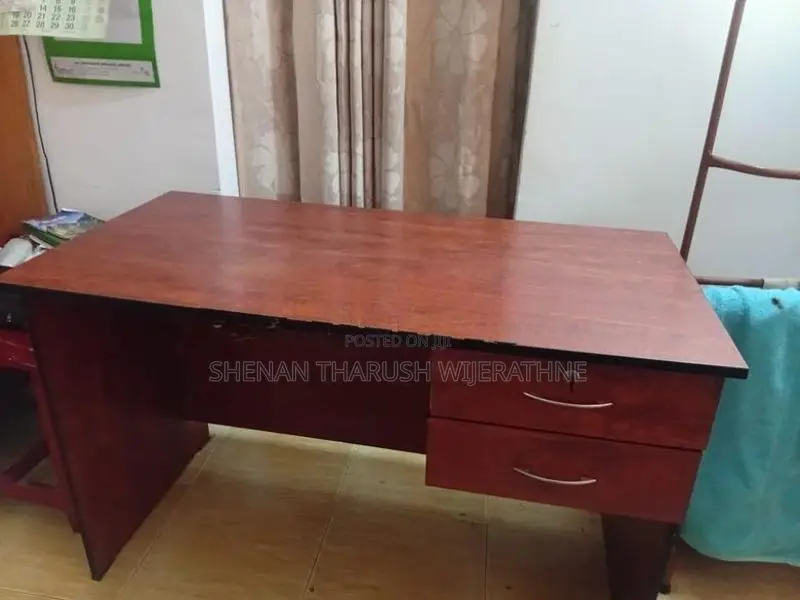 Damro office desck