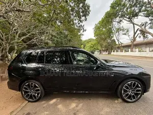 BMW X7 2024
