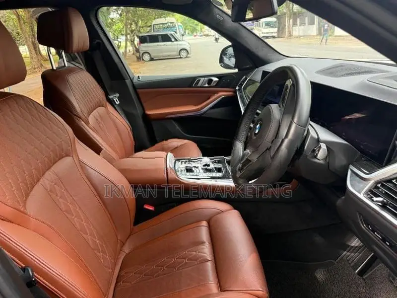 BMW X7 2024