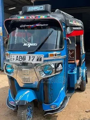 Bajaj RE THREE wheeler 2016