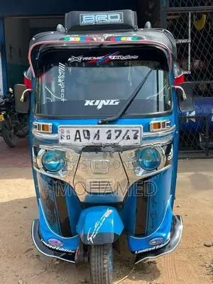 Bajaj RE THREE wheeler 2016