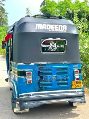 Bajaj RE THREE wheeler 2016