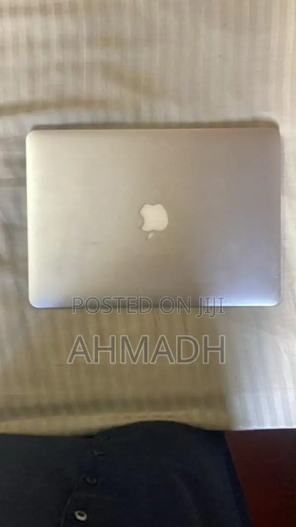 Macbook Air 2017 8GB 128SSD