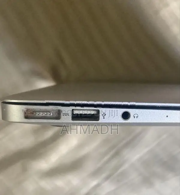 Macbook Air 2017 8GB 128SSD