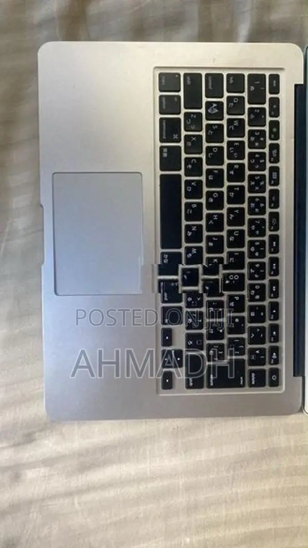 Macbook Air 2017 8GB 128SSD