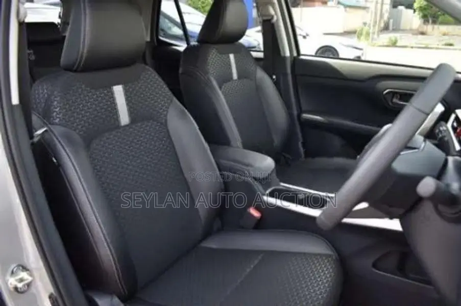 Daihatsu Rocky Hybrid G premium 2026