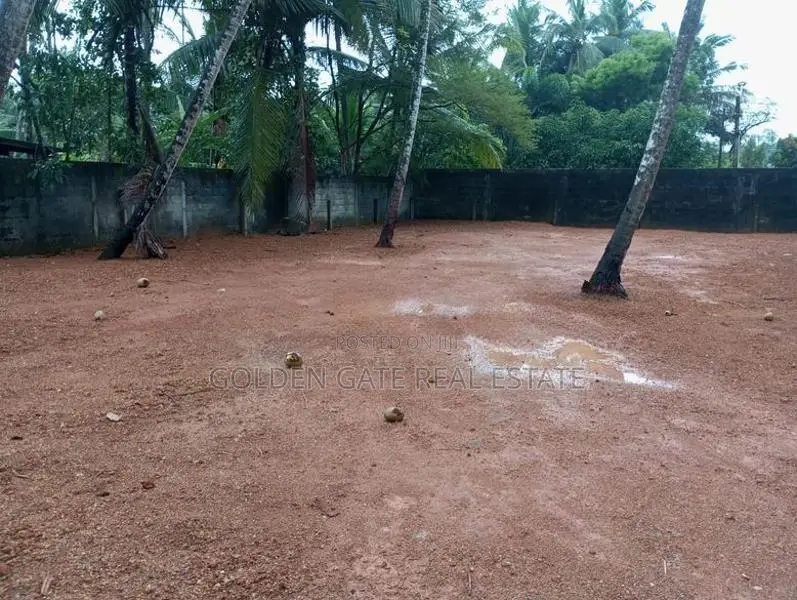 Kalagedihena Perfect Land For Sale Near Lyceum International