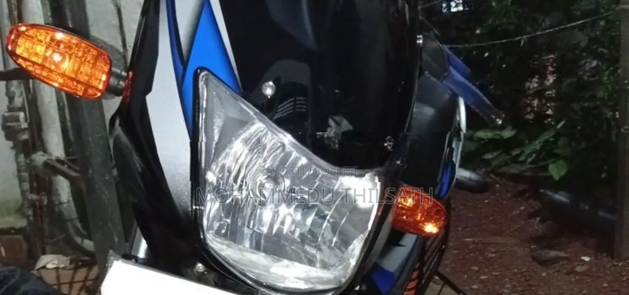 Bajaj CT100 2025