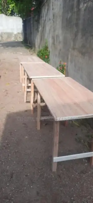 Table 4ft ×2ft