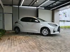 Toyota Yaris G Grade LED 2024