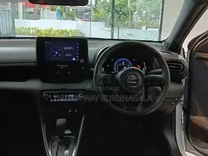 Toyota Yaris G Grade LED 2024
