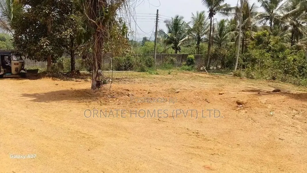 Mawak Oya Facing Land For Sale - Padukka