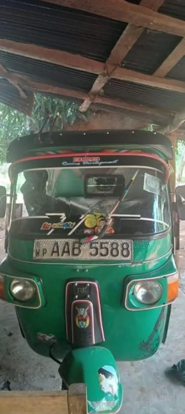 Bajaj RE 2012