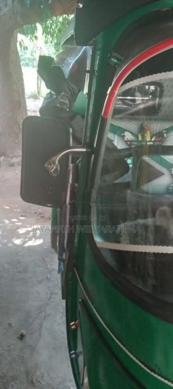 Bajaj RE 2012