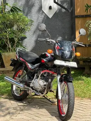 Bajaj CT100 2012