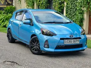 Toyota Aqua S LIMITED 2013