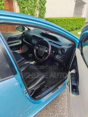 Toyota Aqua S LIMITED 2013
