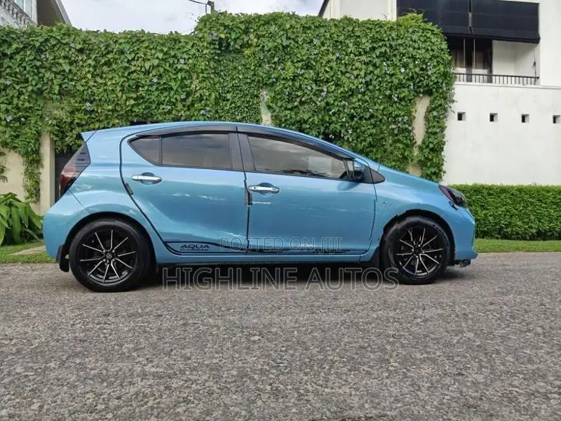 Toyota Aqua S LIMITED 2013