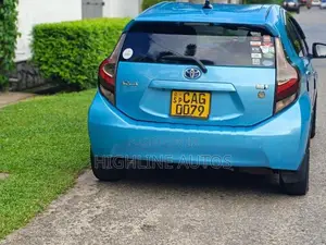 Toyota Aqua S LIMITED 2013