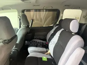 Toyota Voxy 2015