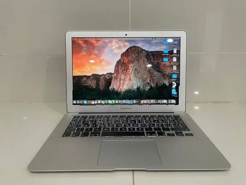 Apple Macbook Air 2017 Laptop