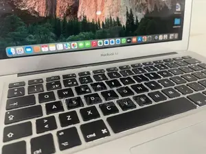 Apple Macbook Air 2017 Laptop