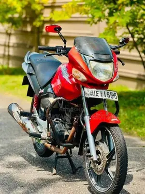 Honda CB 125 2010