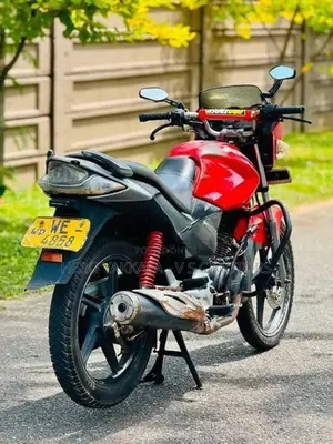 Honda CB 125 2010
