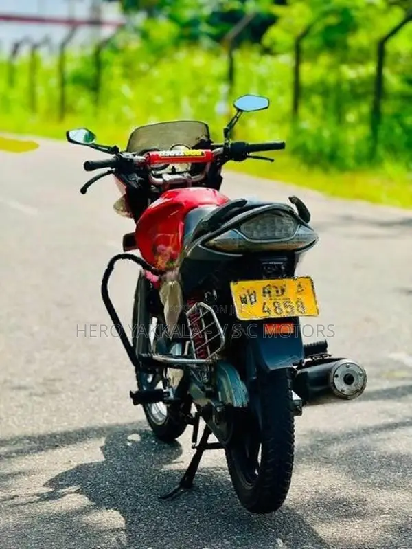 Honda CB 125 2010