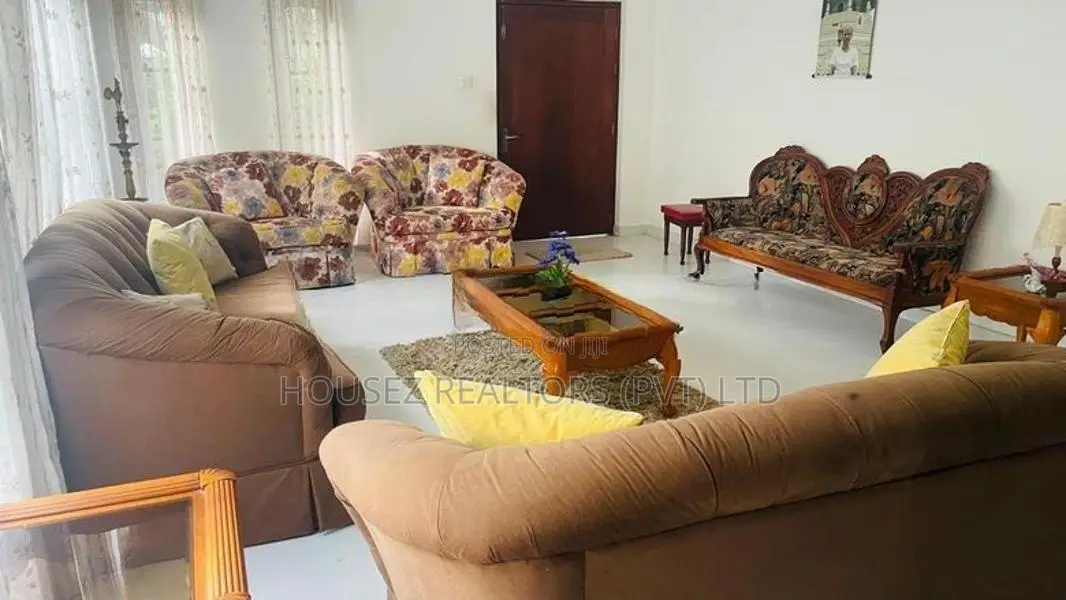 Modern 2-Bedroom House for Rent – Kirimandala Mawatha, Nawala