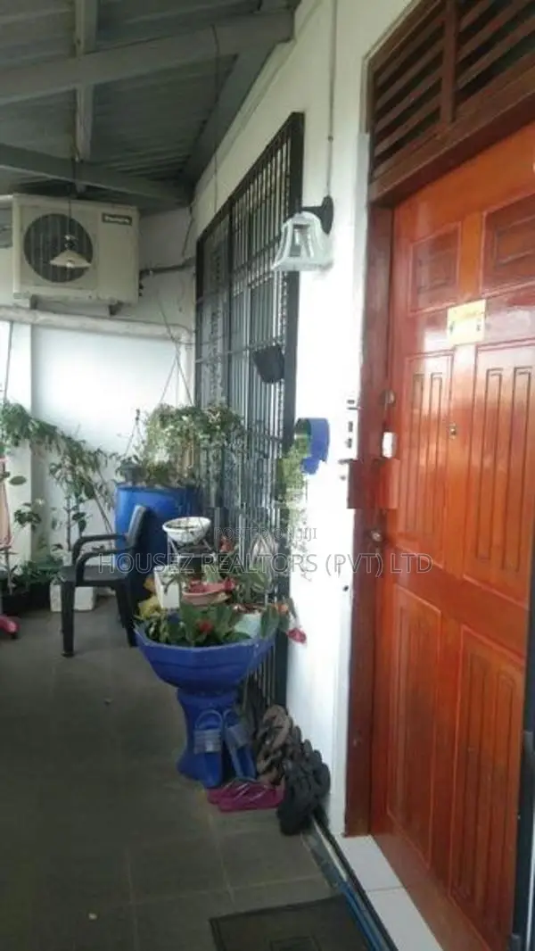 Modern 2-Bedroom Apartment for Sale – Veyangoda