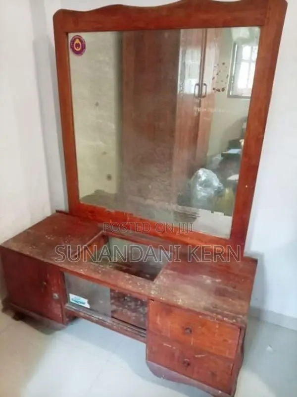 Dressing Mirror Table