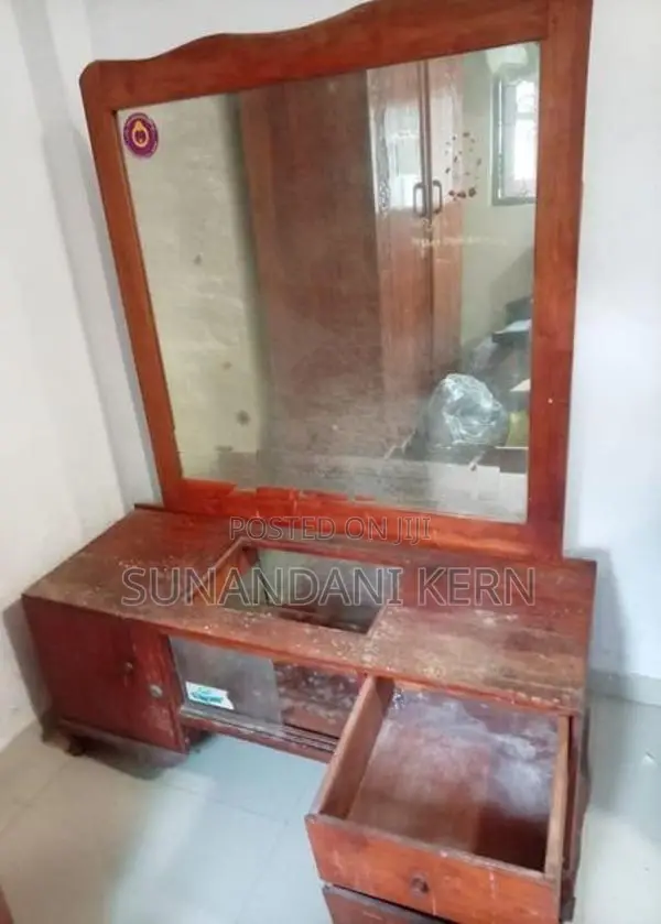 Dressing Mirror Table