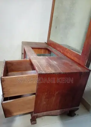 Dressing Mirror Table