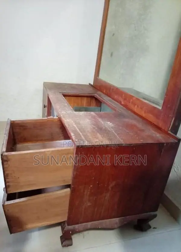 Dressing Mirror Table