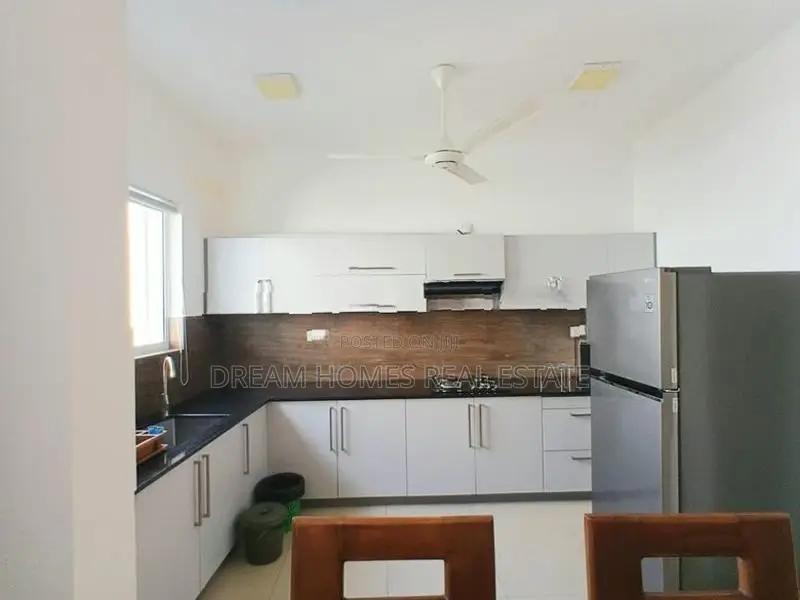 Luxury House for Rent – Thalawathugoda Road, Pitakotte