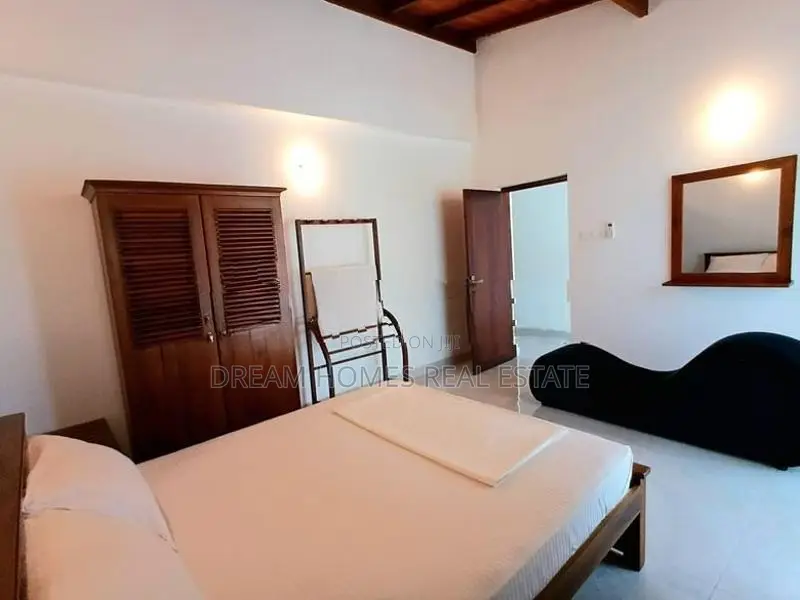 Luxury House for Rent – Thalawathugoda Road, Pitakotte