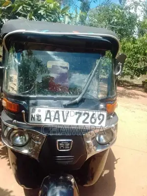 Bajaj RE 2015