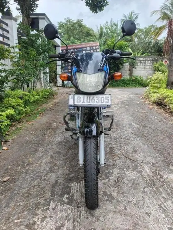 Bajaj CT100 2019