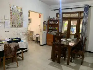 කුරුණෑගල වාරියපොළ නගරයට ආසන්නයෙන් අගනා දෙමහල් නිවසක් විකිණීමට