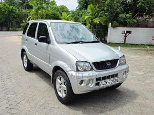 Daihatsu Terios Full Option 2001