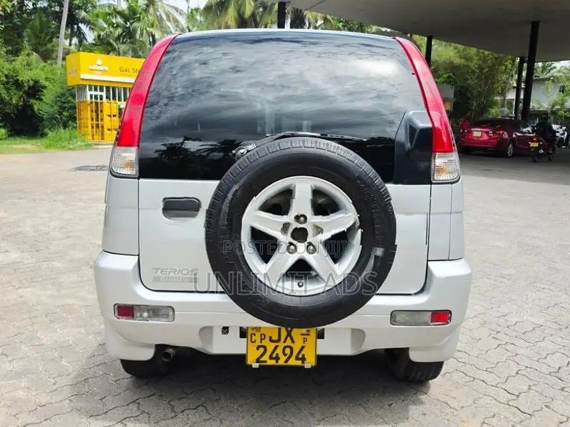 Daihatsu Terios Full Option 2001