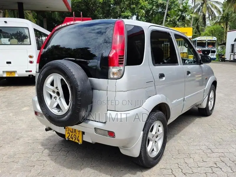Daihatsu Terios Full Option 2001