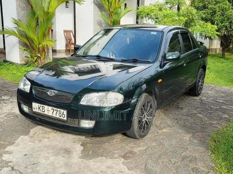 Mazda Familia 323 BJ5 AUTO 2001