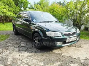 Mazda Familia 323 BJ5 AUTO 2001