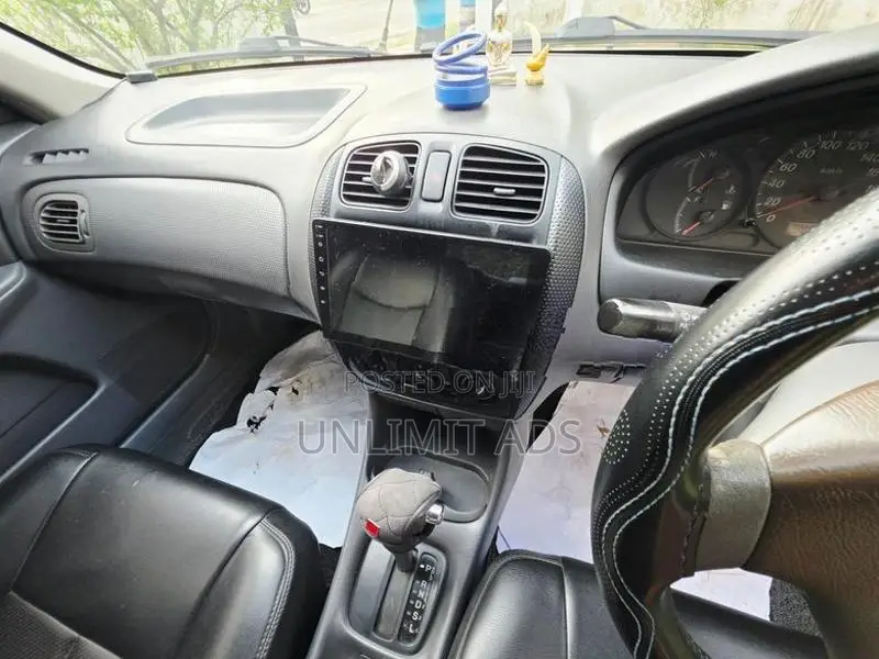 Mazda Familia 323 BJ5 AUTO 2001