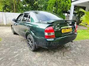 Mazda Familia 323 BJ5 AUTO 2001
