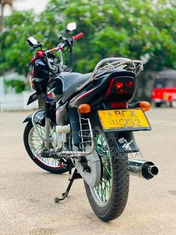 Bajaj CT100 2017